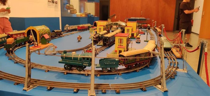 Un recorrido por la historia ferroviaria española a través de trenes de juguetes en la 'Casa de las Ciencias'