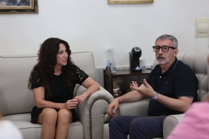 Rocío Ruiz con el rector de la Universidad de Cádiz.