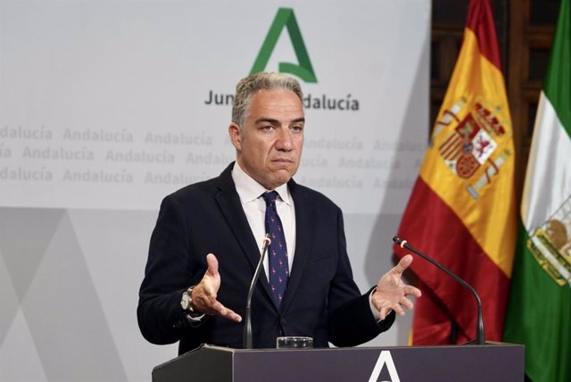 El consejero de la Presidencia y portavoz del Gobierno andaluz, Elías Bendodo, este martes en la rueda de prensa del Consejo de Gobierno.