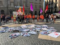 Funcionarios de prisiones protestan en Barcelona para exigir erradicar las agresiones