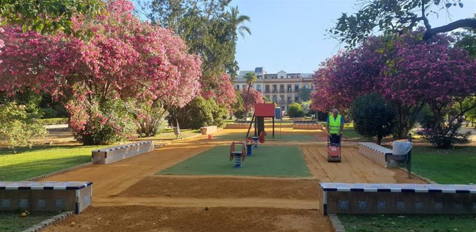[Sevilla] Renovación De Caminos De Albero De Jardines Históricos. Nota De Prensa Y Fotografía.