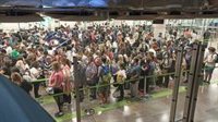 El Gobierno avanza que 200 agentes reforzarán los controles en Barajas y que la aglomeración es "excepcional"