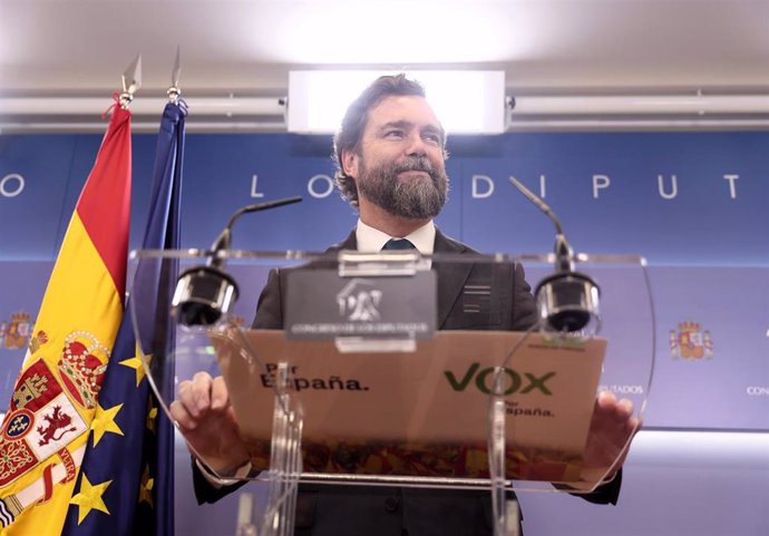 El portavoz de Vox en el Congreso, Iván Espinosa de los Monteros, en una rueda de prensa posterior a la Junta de Portavoces, en el Congreso de los Diputados, a 7 de junio de 2022, en Madrid (España).