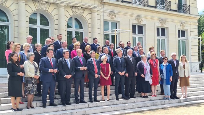 Foto de familia de la Reunión Ministerial de Empleo y Trabajo de la Organización para la Cooperación y el Desarrollo Económico (OCDE), en la que ha participado el ministro de Inclusión, Seguridad Social y Migraciones, José Luis Escrivá.