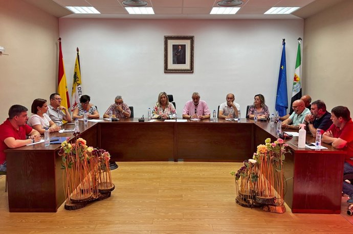 Reunión del presidente de la Diputación de Cáceres con alcaldes del Valle del Jerte