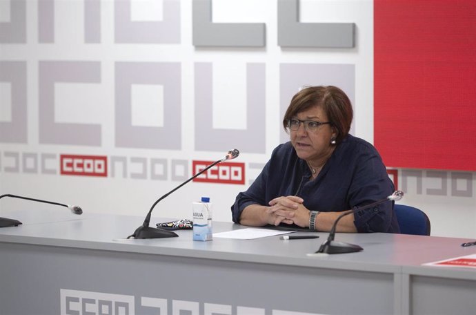 Archivo - La secretaria de Acción Sindical de CCOO, Mari Cruz Vicente, comparece en una rueda de prensa en una imagen de archivo.