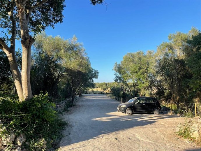 Aparcamiento habilitado en Sencelles.