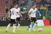 Alemania jugará contra Inglaterra con las camisetas de la selección femenina