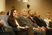 Víctimas del terrorismo reconocen el compromiso de la presidenta de la Cámara vasca, el delegado del Gobierno y las FSE