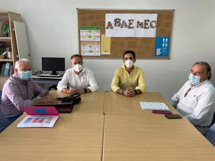 Ángel Pimentel en las instalaciones de la Asociación de allegados y personas con enfermedad mental de Córdoba (Asaenec).