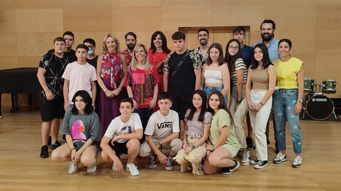 Imagen de grupo de la primera jornada de los 'Encuentros Provinciales de Mentoría Social del Programa Fénix'.