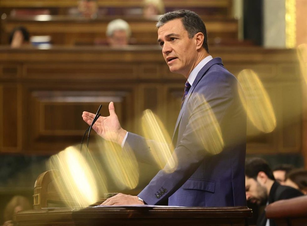 El presidente del Gobierno, Pedro Sánchez, interviene en una sesión plenaria, en el Congreso de los Diputados