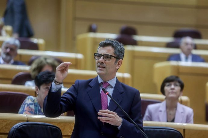 El ministro de la Presidencia, Relaciones con las Cortes y Memoria Democrática, Félix Bolaños, interviene en una sesión plenaria en el Senado, a 7 de junio de 2022, en Madrid (España).  