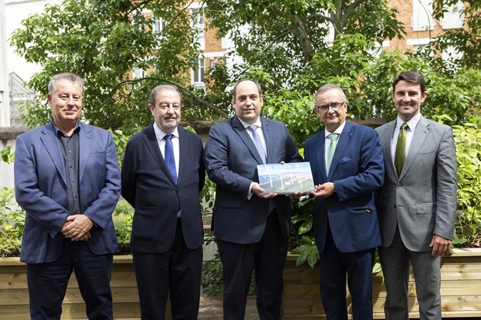 Presentación del dossier de la candidatura de Málaga a la Exposición Internacional de 2027