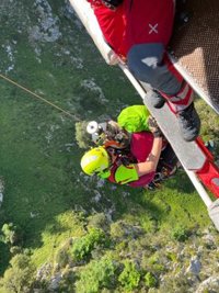 Rescatada en helicóptero una montañera alemana desorientada en una vía ferrata de La Hermida