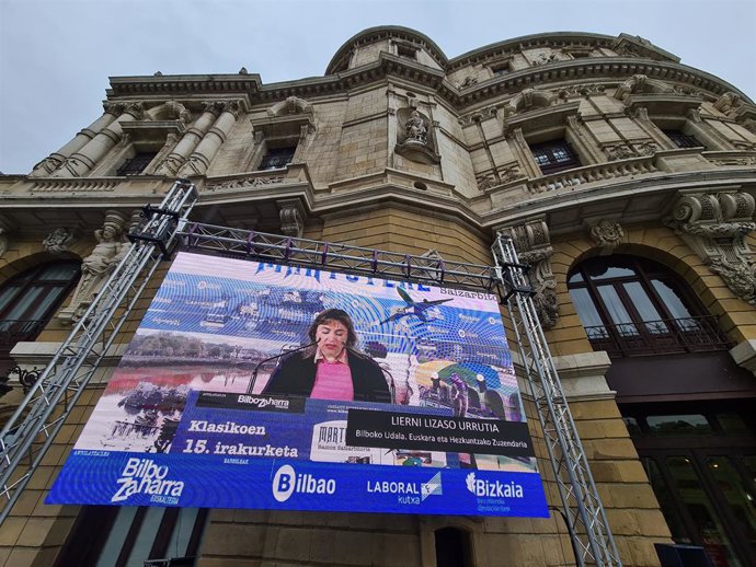 Arriagan jarritako pantaila erraldoia