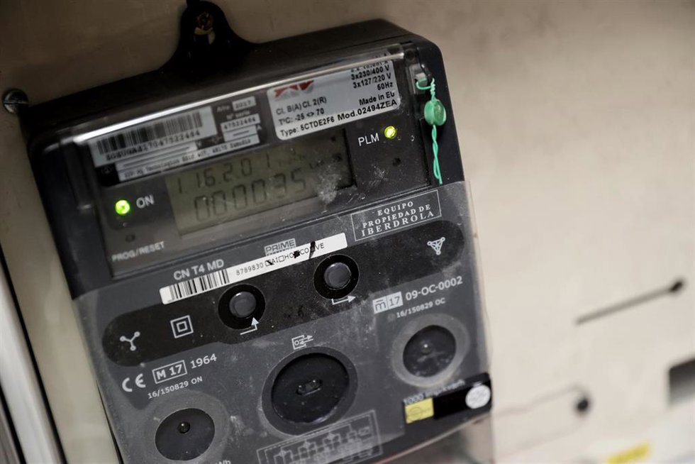 Archivo - Los expertos de Tempos Energía subrayan que el precio de la electricidad podría alcanzar los 213 /Mwh de no aplicarse el tope al mercado ibérico.