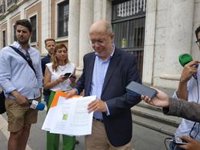 Fiscalía tiene ya la denuncia de Cs contra García-Gallardo por utilizar el logo de la Junta para promocionar a Vox