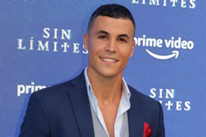 Kiko Jiménez asiste al estreno de la nueva serie de Prime Video, Sin límites