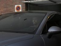 Gerard Piqué, primeras imágenes saliendo de su impresionante piso de 'soltero'