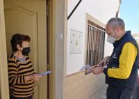 La provincia de Sevilla ya cuenta con 110 carteros en zonas rurales que resuelven a domicilio trámites y envíos