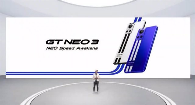 El smartphone GT NEO 3 en los colores azul y blanco
