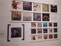 Los vinilos de John Lennon, Sara Montiel o los Rolling Stones compartirán espacio en una nueva exposición de Condeduque