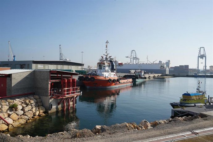 Obras en el muelle de Cantabria del Port de Tarragona