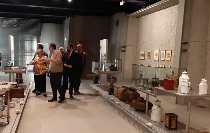 Visita del presidente del Principado, Adrián Barbón,  al Museo del  Pueblo de Asturias, acompañad de la alcaldesa de Gijón, Ana González, y el director del equipamiento, Juaco López, entre otros
