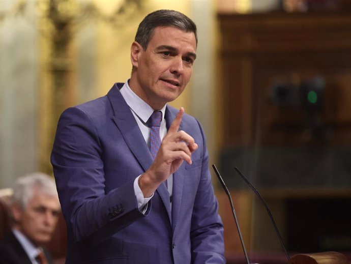 El presidente del Gobierno, Pedro Sánchez, interviene en una sesión plenaria, en el Congreso de los Diputados, a 8 de junio de 2022, en Madrid (España).