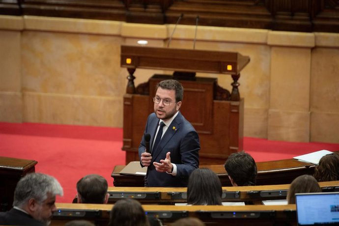 El presidente de la Generalitat, Pere Aragons, en el pleno del Parlament el 8 de junio.