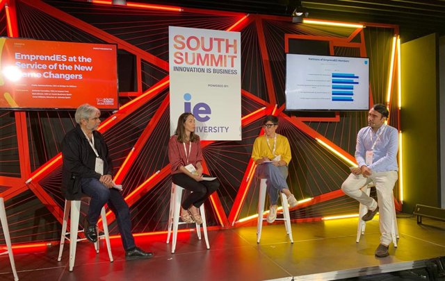 Presentación de la iniciativa EmprendES