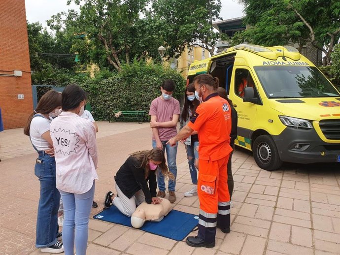 El 061 enseña cómo actuar ante una emergencia sanitaria.