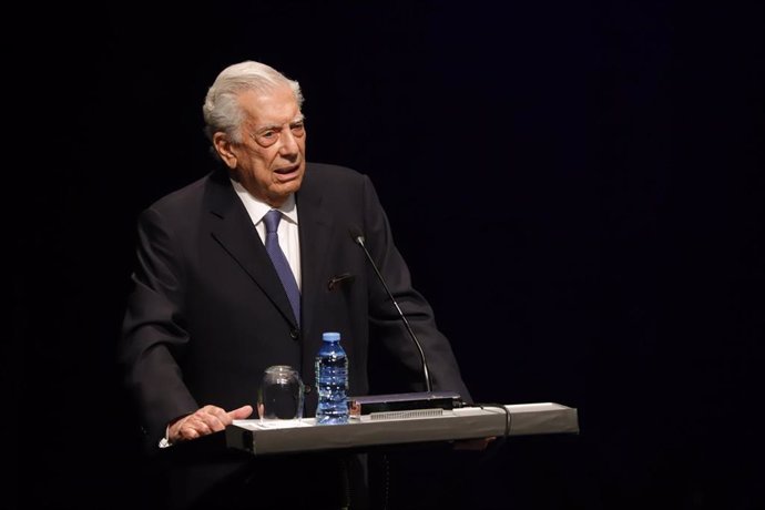 Archivo - El Premio Nobel de Literatura, Mario Vargas Llosa