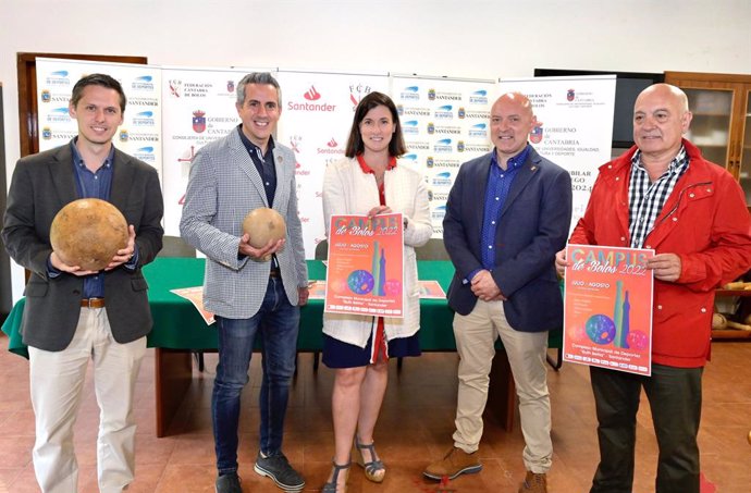 Presentación del campus de bolos infantil que se celebrará este verano en Santander