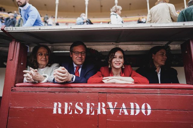 Archivo - La presidenta de la Comunidad de Madrid, Isabel Díaz Ayuso, en la corrida goyesca en Las Ventas