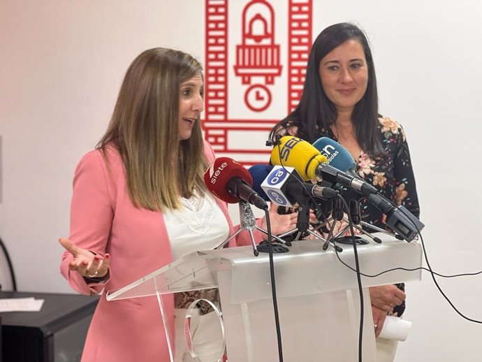 Irene García y Rocío Arrabal en rueda de prensa.