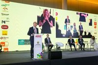 El alcalde destaca que Sevilla es un destino "seguro y atractivo" para la inversión en centros comerciales