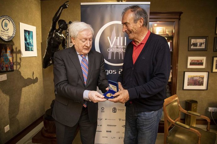 El vicepresidente de la Fundación de la Catedral, Antonio Miguel Méndez Pozo, y el expresidente del Senado, Juan José Laborda.