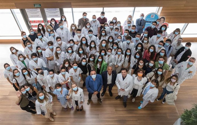 El consejero de Sanidad, Raúl Pesquera, clausura el acto de recepción de los nuevos MIR que comienzan su formación especializada en Valdecilla