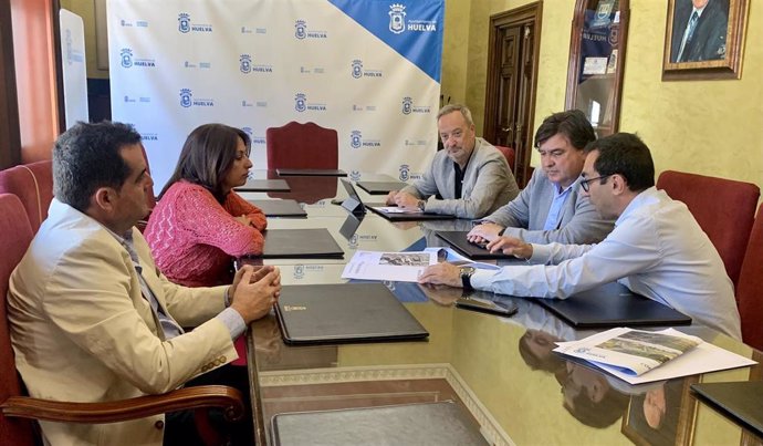 Reunión para acordar la nueva sede CEP Huelva-Isla Cristina.