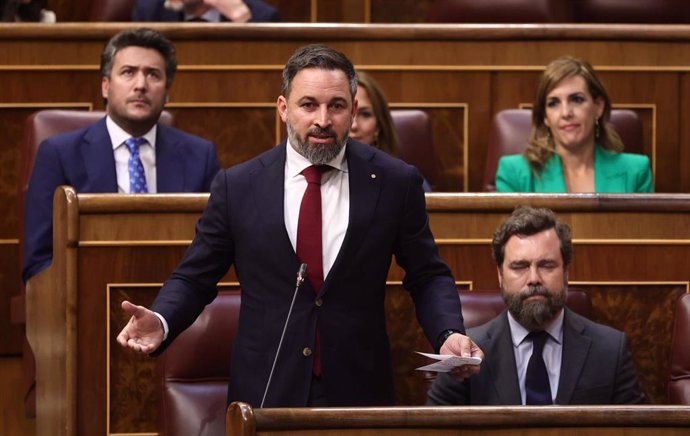 El líder de Vox, Santiago Abascal, interviene en una sesión de control, en el Congreso de los Diputados, a 8 de junio de 2022, en Madrid (España). 
