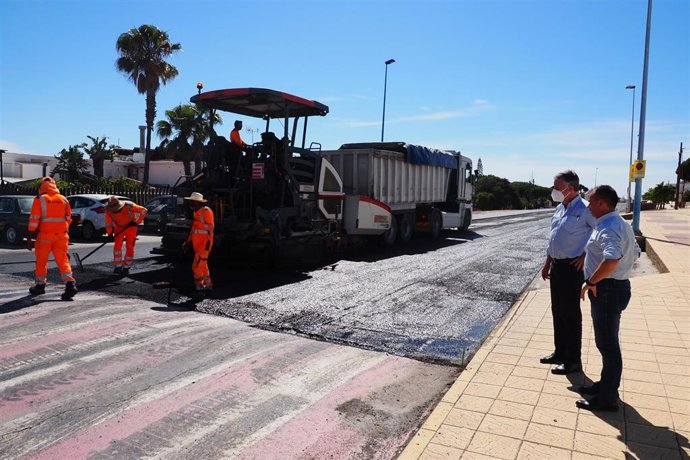 El Ayuntamiento de Palos de la Frontera ha intensificado las actuaciones en Mazagón para garantizar "su éxito" en esta temporada turística.