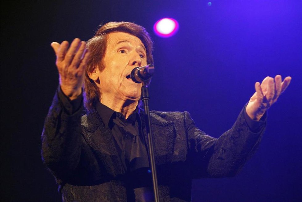 Archivo - El cantante Raphael durante un concierto en Almería