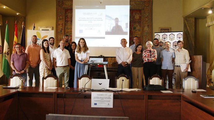 Grupo Operativo CoverOlive 'Adopción de TIC y nuevas cubiertas vegetales adaptadas para mejorar el suelo y biodiversidad el olivar'.