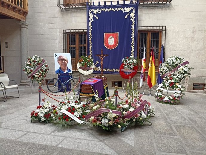 Capilla ardiente de Julio Jiménez.