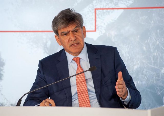 Archivo - El consejero delegado del Santander, José Antonio Álvarez, en la presentacón de resultados del primer trimestre de 2021.