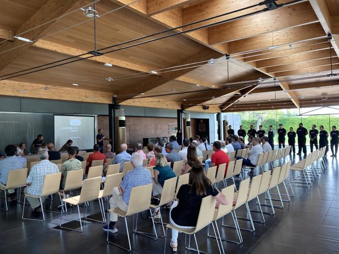 Vista de una asamblea general de Afrucat
