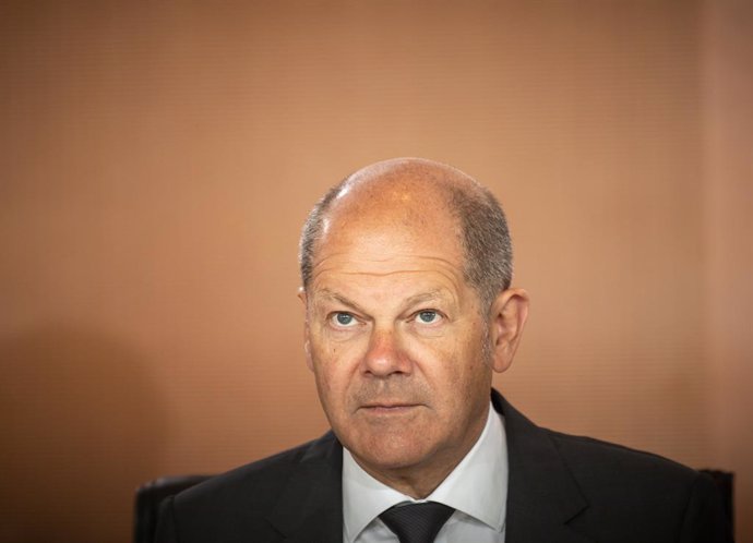 08 June 2022, Berlin: German Chancellor Olaf Scholz,awaits the start of the weekly cabinet meeting at the Federal Chancellery. Photo: Michael Kappeler/dpa