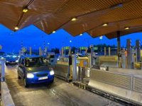 El Gobierno retrasa la implementación de peajes en autovías para centrarse en la situación económica